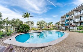 Yeppoon Coastal Apartment